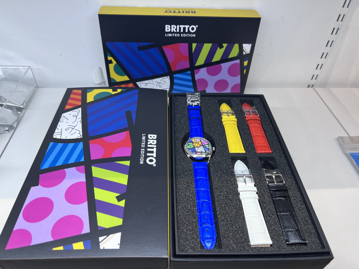 🌟新商品🌟

本日より、株式会社マルゼキで発売している腕時計を一部店頭にて販売致します💖

香りがする腕時計「KAORU」シリーズや、
ディズニープリンセスモチーフの腕時計など沢山のバリエーションを揃えております❣️

ぜひお手に取ってご覧になってみてください✨

#マルゼキ #HBMG #HBMR