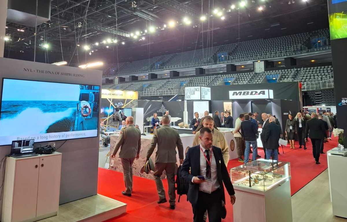 ERAaero's tweet photo. ERA po tři dny prezentovala své pasivní sledovací systémy #VERANG a #PLESS na mezinárodní🪖výstavě #ASDA2025 (Adriatic Sea Defense & Aerospace) v🇭🇷Záhřebu. Veletrh se zaměřuje na technologie pro obranu vzdušného prostoru✈️a kybernetickou bezpečnost.💻 https://t.co/NgxBZh3Jpl