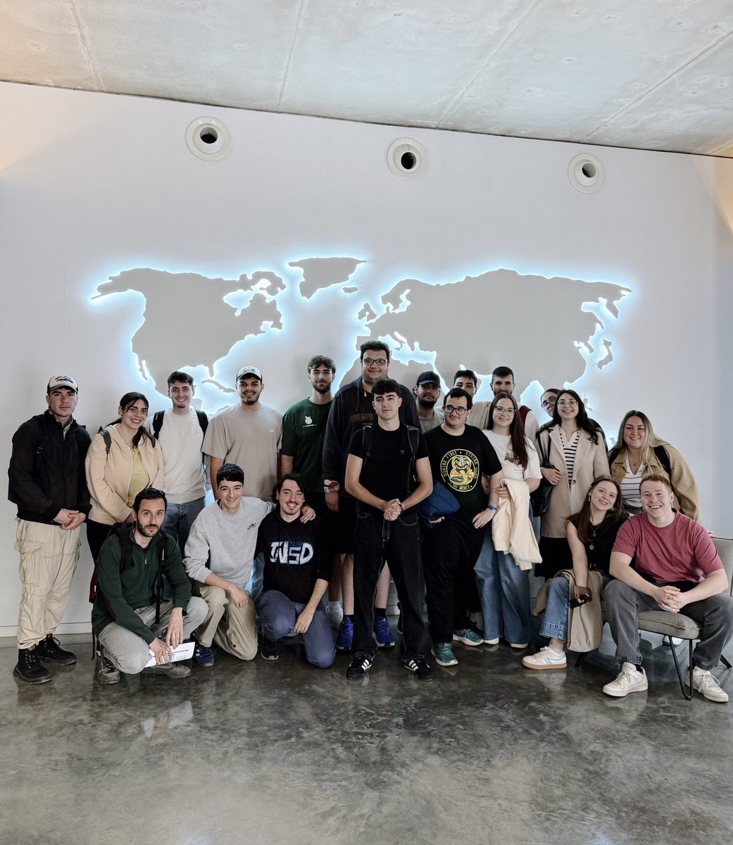Nayar (@nayarsystems) on Twitter photo 📖✨ Esta mañana hemos recibido la visita del alumnado del grado de Historia y Patrimonio de la <a href="/ujiuniversitat/">Universitat Jaume I</a> 💚 Dentro de su asignatura sobre patrimonio urbano, han visitado #NayarBuilding para descubrir de cerca cómo se resolvió la rehabilitación del edificio. ¡Gracias! 🙌😊 📖✨ Esta mañana hemos recibido la visita del alumnado del grado de Historia y Patrimonio de la <a href="/ujiuniversitat/">Universitat Jaume I</a> 💚 Dentro de su asignatura sobre patrimonio urbano, han visitado #NayarBuilding para descubrir de cerca cómo se resolvió la rehabilitación del edificio. ¡Gracias! 🙌😊