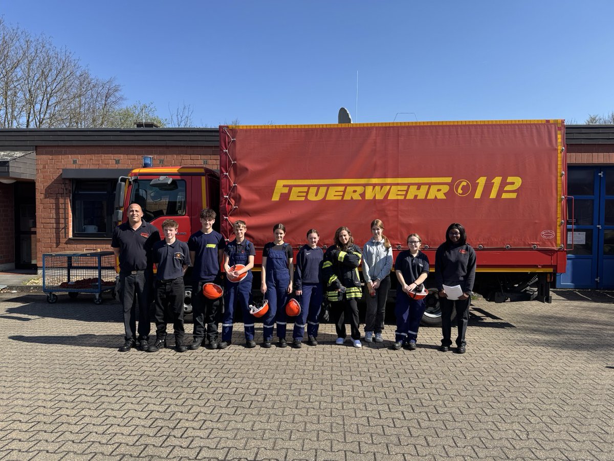 FeuerwehrKerpen's tweet photo. #Infotag für interessierte Mitglieder unserer #Jugendfeuerwehren. Spannende Einblicke in den #Alltag bei der #FeuerwehrKerpen
https://t.co/jJxU3kSsuF
Unser Einsatz. Ihre Feuerwehr. https://t.co/9bEirnlFl3