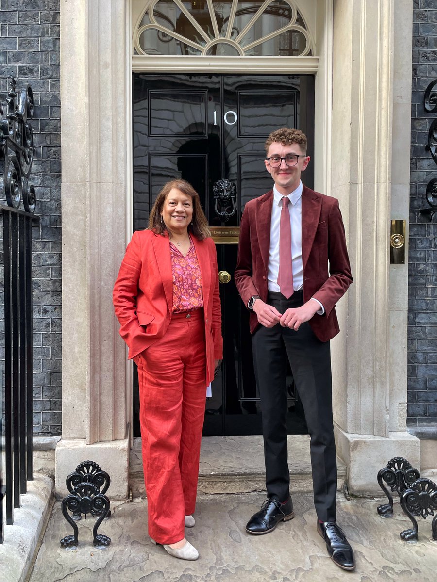 Ten years since I joined Labour - this week I was honoured to attend a Downing Street event with <a href="/Valerie_VazMP/">Rt Hon Valerie Vaz MP</a>. Hearing the PM speak reminded me why I joined.

🌱 Green energy jobs
🏥 NHS recruitment drive
📚 Skills Guarantee for youth

Proud then. Proud now.