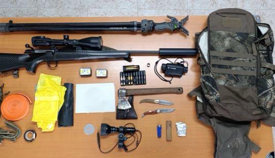 Jaes_GC's tweet photo. 🚨 Desarticulada una trama de caza furtiva y tenencia ilícita de armas en El Payo. La Guardia Civil incautó un rifle con mira telescópica, silenciador, luz acoplada y visor térmico.
#CazaFurtiva #ElPayo #GuardiaCivil #JAES
https://t.co/F6cnM2O7Op https://t.co/dRl8yZU5f4