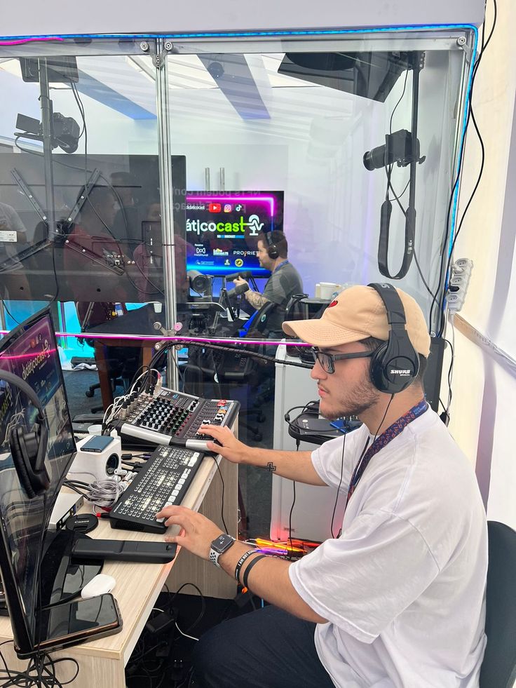 No entiendo por qué aún hay gente que no usa IA para ahorrar horas de trabajo.

 El 97% ni se imagina este secreto.

9 herramientas de IA que finalizan meses de trabajo en una semana👇