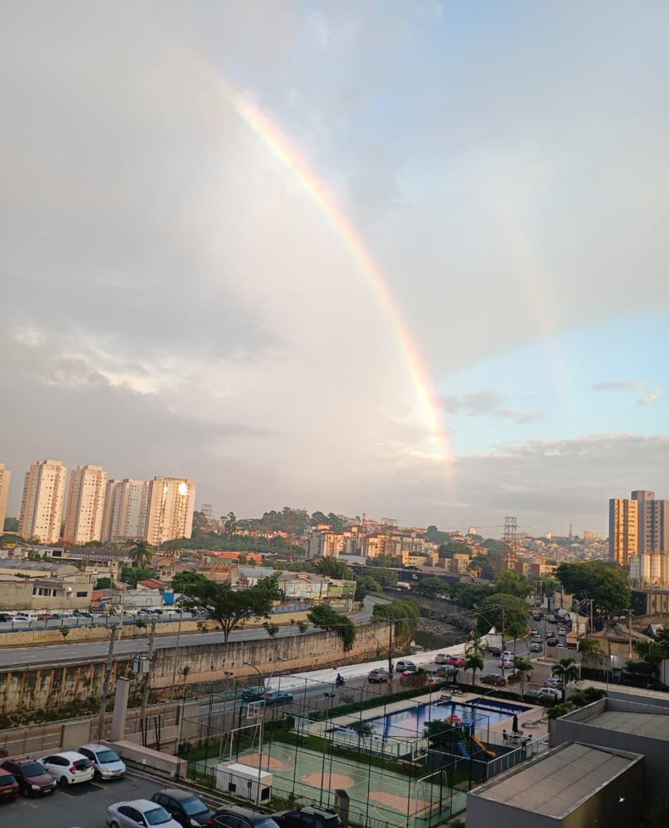Kmcelo's tweet photo. Arco íris no céu de Santo André/São Caetano #bdsp1 https://t.co/2JRu5usFEK