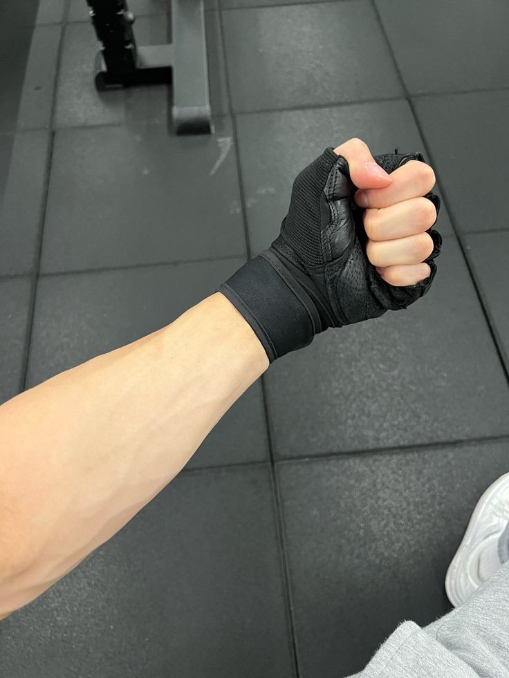 tailotuslee_'s tweet photo. começando o dia bem 💪🏻 https://t.co/t9iRuJWG2D