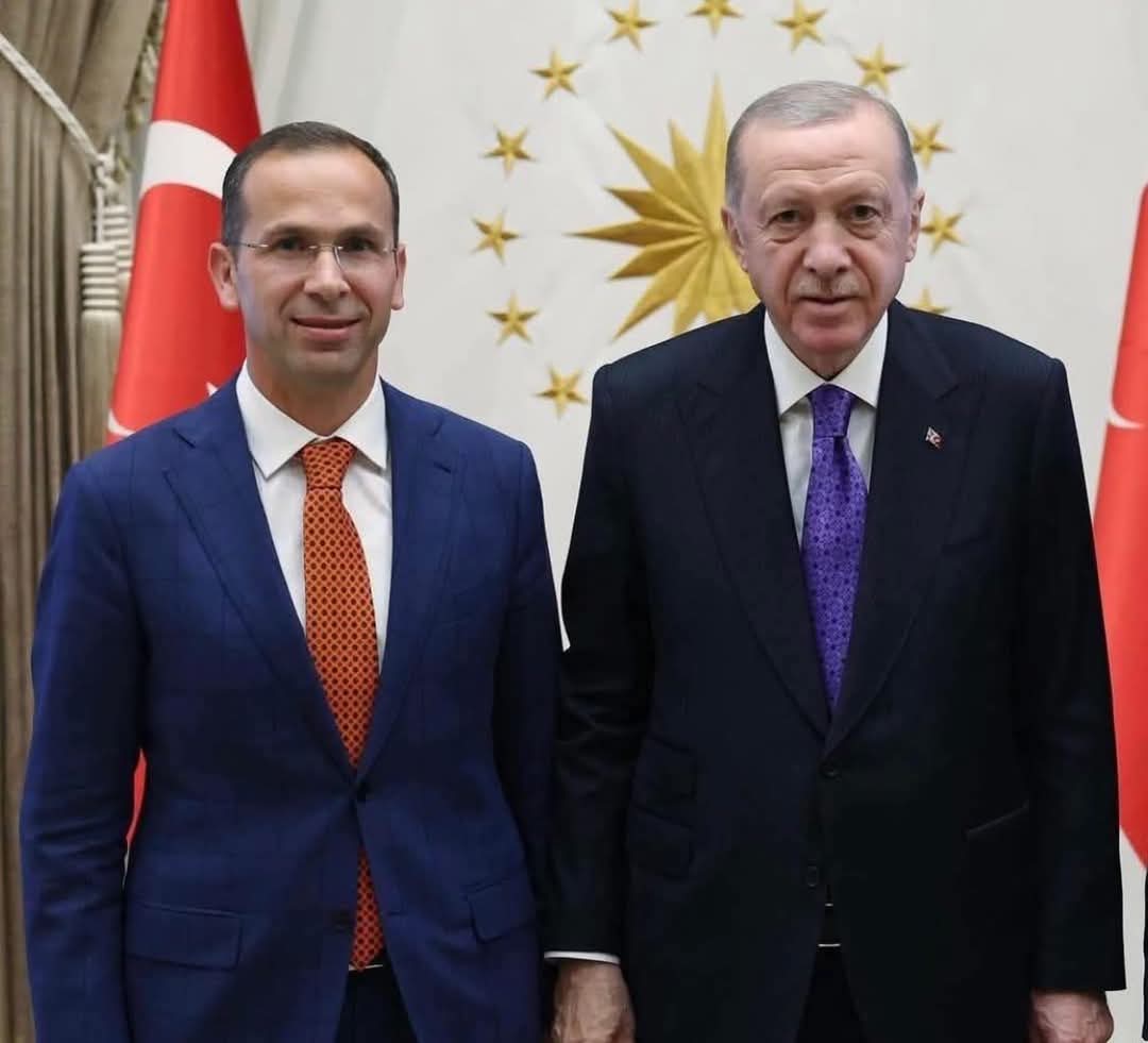 Cumhurbaşkanlığı Hukuk Politikaları üyeliğine atanan 26. ve 27. Dönem Trabzon Milletvekilimiz , kıymetli kardeşim Salih Cora’yı tebrik ediyor, bugüne dek yapmış olduğu başarılı çalışmalarının devamını diliyorum. 
Hayırlı olsun, hayırlar getirsin..