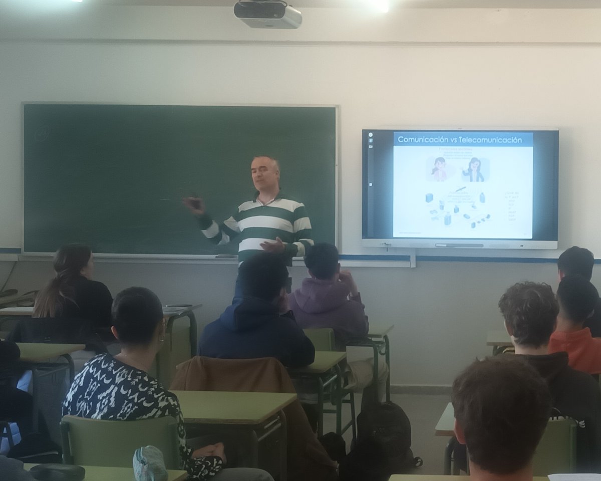 Visita al <a href="/IesParquesol/">IESParquesol</a>  para presentar los estudios de Teleco a los estudiantes de 2º de Bachillerato. Os esperamos el próximo curso en <a href="/ETSIT_UVa/">ETSIT_UVa</a>