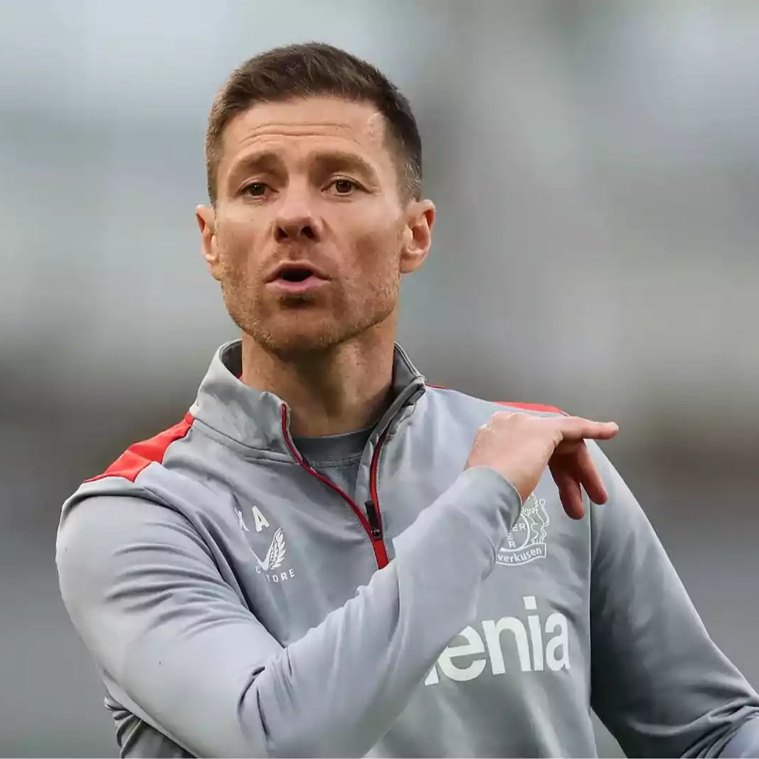 ManCityzenscom's tweet photo. 🚨 Xabi Alonso and his coaching staff have arrived at the Etihad Campus today. The reason is not known.

[@FPLMaineRoad] https://t.co/QMrdRTDSyl