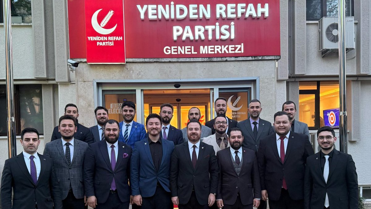 dailyislamist's tweet photo. 🔴 Yeniden Refah Partisi Gençlik Teşkilatı, “gönüllü olarak Gazze’ye gitmek için” TSK askerlik şubelerine dilekçe verecek. https://t.co/vz5IPUPoAQ