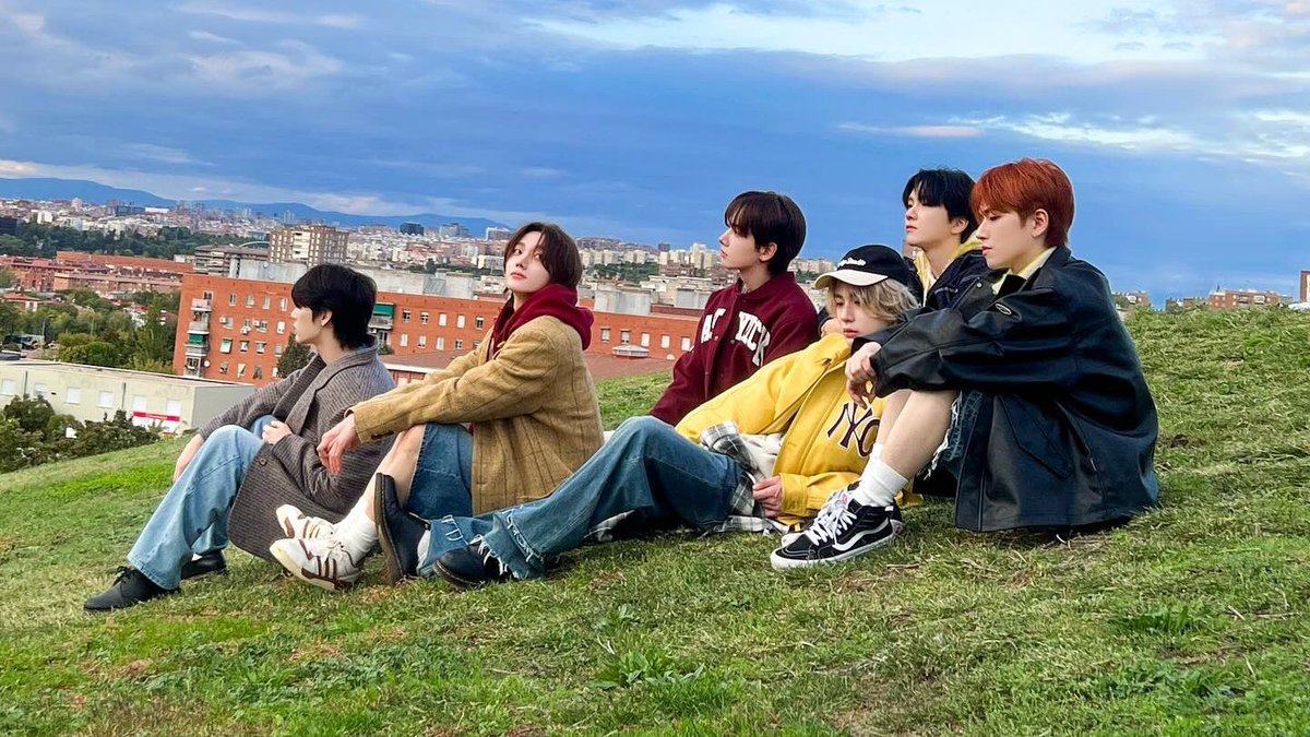 softlytaesan's tweet photo. i love this genre of boynextdoor’s group pictures 🥹 https://t.co/TNfXBzI1Vi