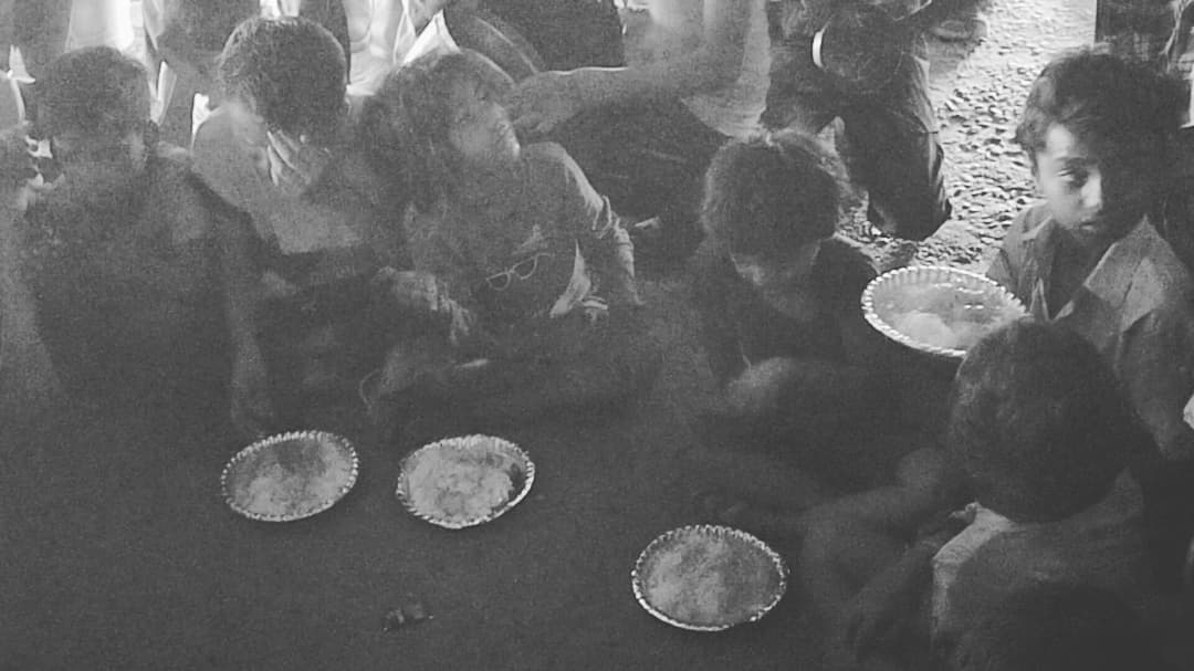 NationalOrgani3's tweet photo. Sharing meals, spreading hope.

Every bite served is a step towards a more caring and connected community.
Together, we’re making sure no one is left behind.

#FoodWithDignity #NationalNGO #CareInEveryMeal #FeedingWithLove #HopeInAction https://t.co/F9mDkKIb1x