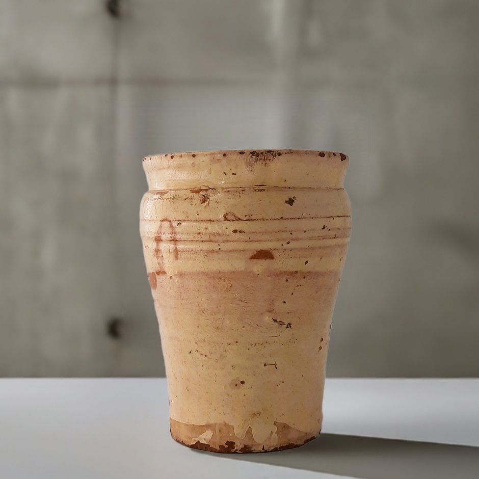 devo_italy's tweet photo. Antique Rustic Vase from Grottaglie (Puglia).
 Discover more:  https://t.co/x9oy7kjhwI

 #pottery #ceramics #vintage #antiques #farmhousedecor #rusticdecor #antique #italianstyle #mediterranean #puglia #homedecor #tableware #rustic #vintageceramics #handpainted https://t.co/gHucKRpDQt