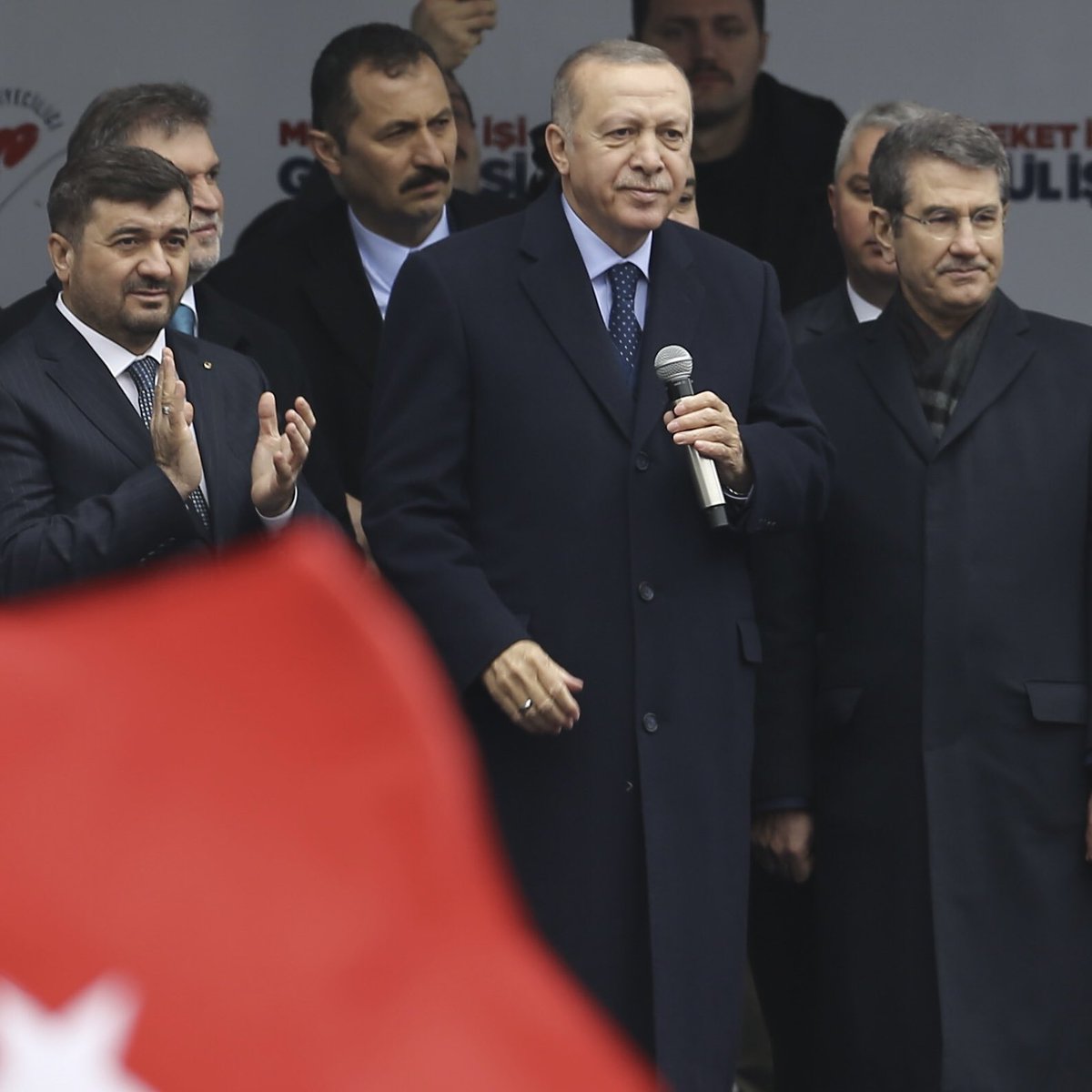 Cumhurbaşkanımız Sn. <a href="/RTErdogan/">Recep Tayyip Erdoğan</a>’ın tensipleriyle Cumhurbaşkanlığı Ekonomi Politikaları Kuruluna seçilen Bakanımız Sn. <a href="/nurettincanikli/">Dr. Nurettin Canikli</a>'yi tebrik ediyor, yeni görevinde başarılar diliyorum.