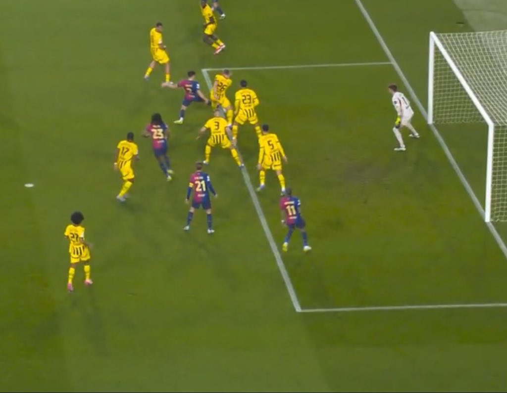 الفرق بين الفار و الواقع شاسع
#برشلونة_دورتموند
