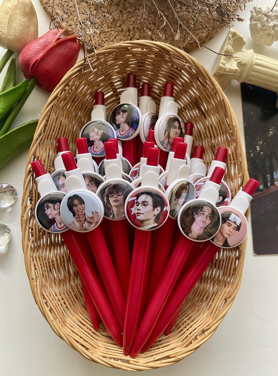 ohhobamboo's tweet photo. Giveaway for Saturdayss 💜🪐

✨Pens - 50 ea
✨Random - 5 ea/photo (10 photos)

✍🏻รุ่นนี้จดหวยถูก จดหนังสือรอด จดงานรุ่ง 

🗓️ 3-4 May 2025
📍Impact Arena
⏰ TBA

มารับ มาแลกกันน้า See You Sats 😊

#GiveawaysRedGiantConcert 
#JeffSaturRedGiantConcert
#JeffSatur https://t.co/WfvfcovdKt