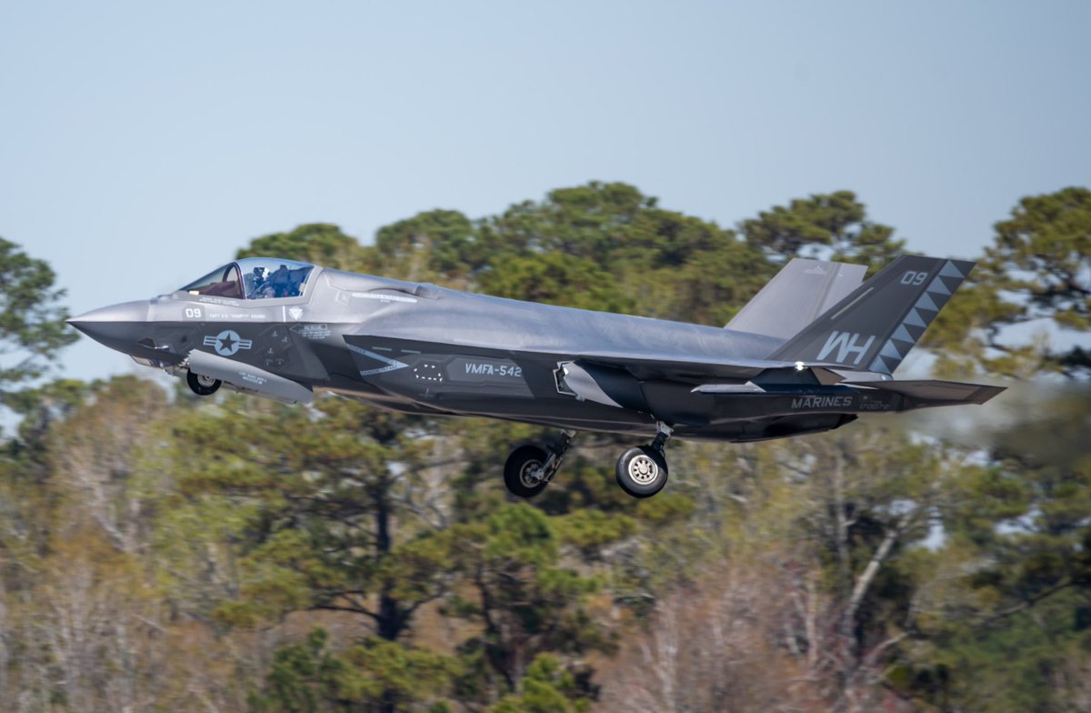 jonmalizia's tweet image. VMFA-542 Tigers departure from Wilmington International Airport #VMFA542 #F35B #KILM #WilmingtonInternationalAirport