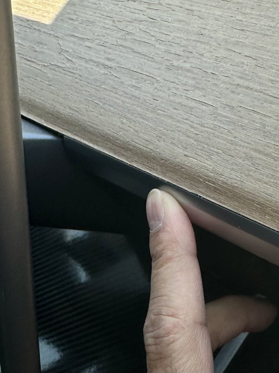 Voice_Of_OSPak's tweet photo. @Tesla  @elonmusk 
With this quality of interiors Tesla can definitely not compete with the flood of EV brands.  I never had such quick deterioration of interiors for any cars in my driving history. What a shame https://t.co/ag0e3lcLju