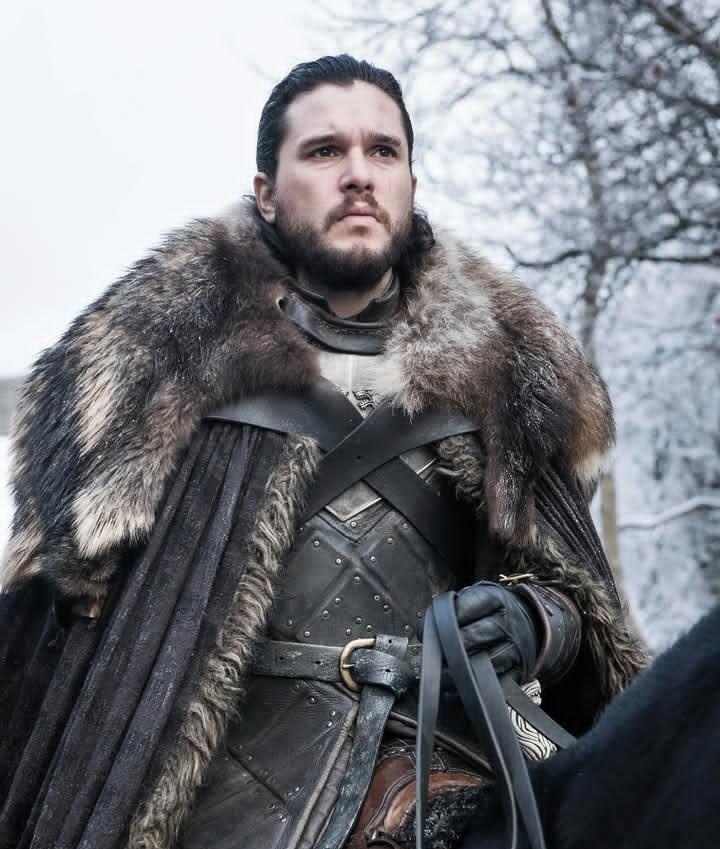 ThronesUpdates's tweet photo. Season 1                                            Season 8 https://t.co/rdX2mzI2Qj