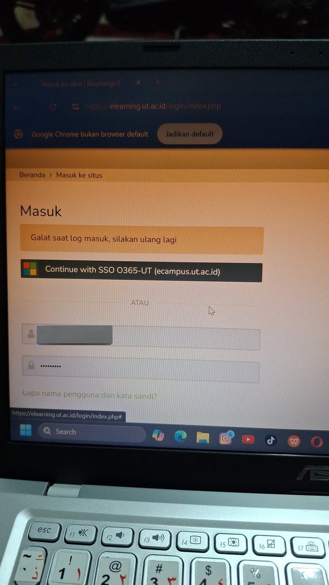 si_toL17's tweet photo. mau tanya, kalo kayak gini gimana ya. tinggal 3 hari lagi tp belum bisa login-login gimana yaa sedih bgttttt https://t.co/MRbdXUXvwQ