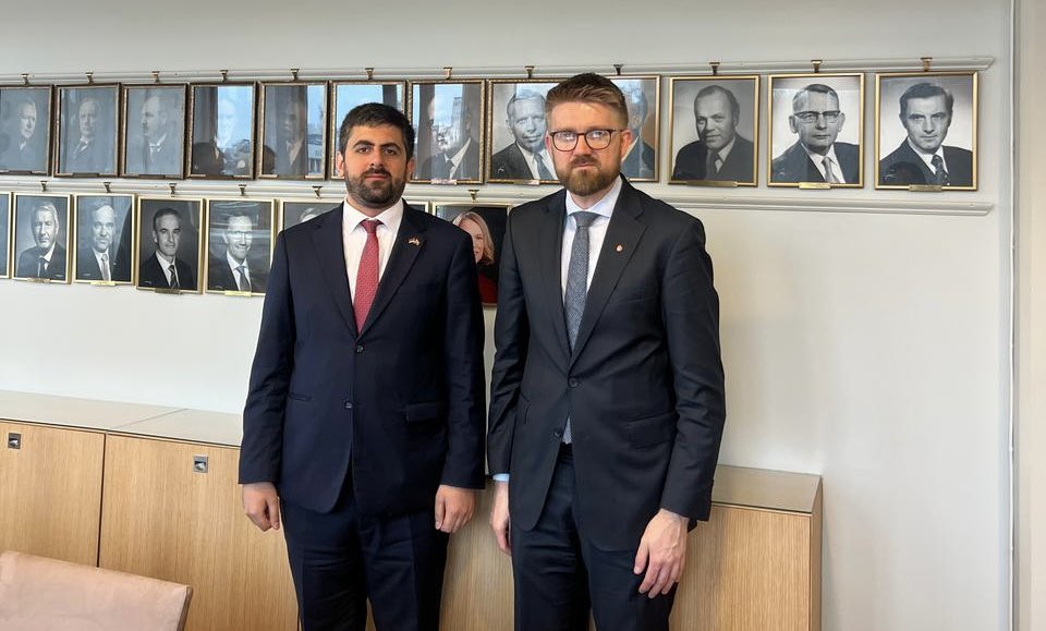 Sargis Khandanyan (@khandanyan_s) on Twitter photo 🇳🇴🇦🇲While in Oslo, I had the opportunity to meet with <a href="/EivindVP/">Eivind Vad Petersson</a> to discuss the Armenia–Norway bilateral agenda, as well as the security situation in Europe and the South Caucasus. I reaffirmed Armenia’s readiness to sign the peace agreement with Azerbaijan without delay. Thanked 🇳🇴🇦🇲While in Oslo, I had the opportunity to meet with <a href="/EivindVP/">Eivind Vad Petersson</a> to discuss the Armenia–Norway bilateral agenda, as well as the security situation in Europe and the South Caucasus. I reaffirmed Armenia’s readiness to sign the peace agreement with Azerbaijan without delay. Thanked