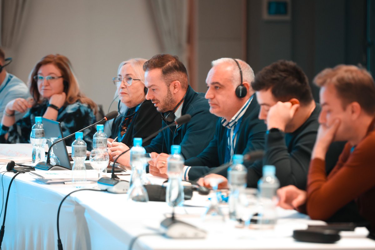 IOMWBalkans's tweet photo. Starting the final day of the #RGRS thematic meeting in 🇲🇰 with a full-scale simulation!
Participants are stepping into the role of negotiators, drafting a Migration & Mobility MoU between countries of origin & destination - turning skills into strategy & action. https://t.co/FKdcOoenrN