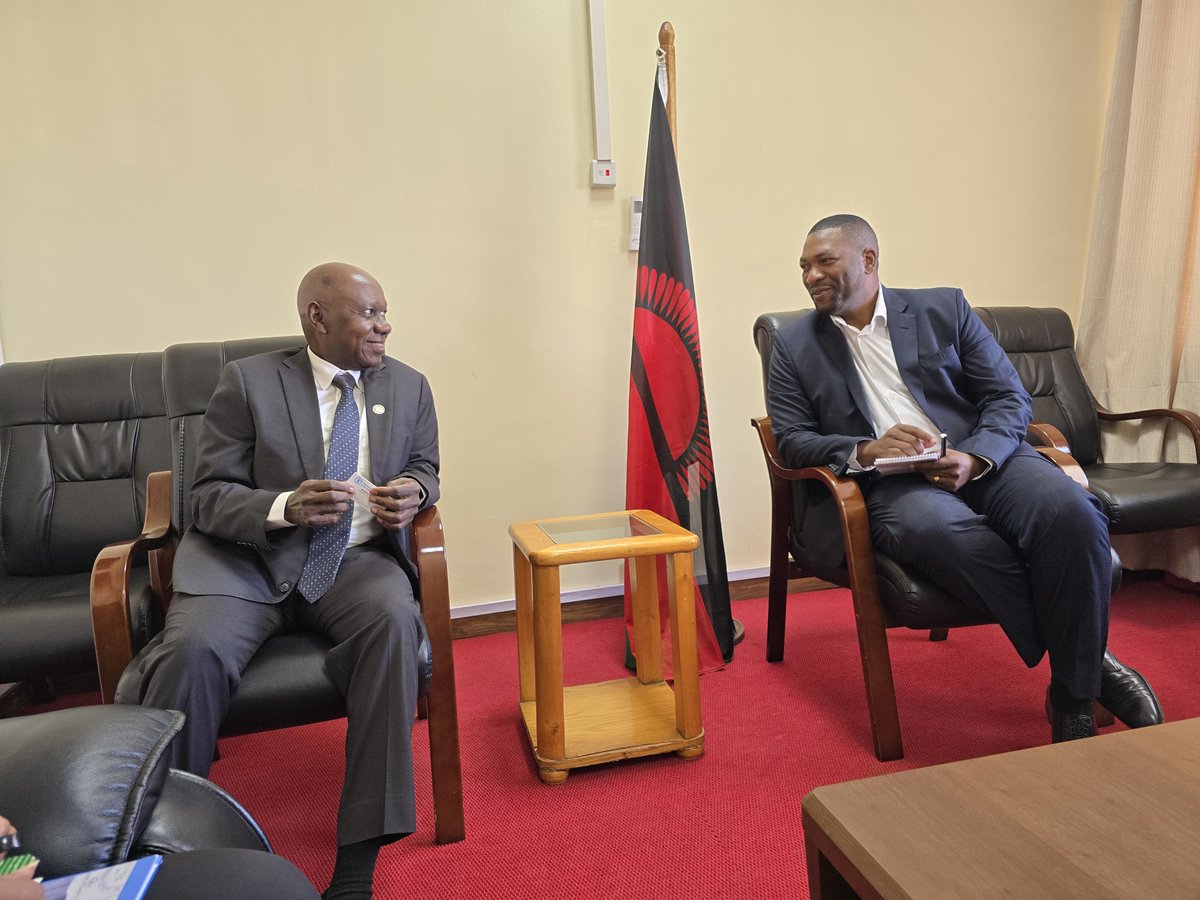 FAOMalawi's tweet photo. "FAO remains our biggest technical partner"- Hon. @samkawale1 , Min of Agriculture, during a meeting with @FAOMalawi Rep a.i @BabaganaAhmadu. 
They agree on the importance of supporting @MalawiGovt 's 2063 agenda through the Megafarms Initiative, Commercialization &amp; Mechanization https://t.co/SJ6wooaszP