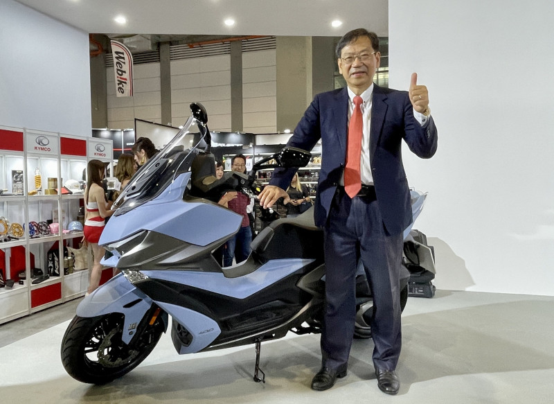 ltntw's tweet image. 我只是騎個機車，沒想到背後的故事這麼精彩！
　
【遭柯勝峯批消極守成 光陽執行長柯俊斌7個字回應】
ec.ltn.com.tw/article/breaki…
　
#光陽 #機車 #台灣 #taiwan #台湾