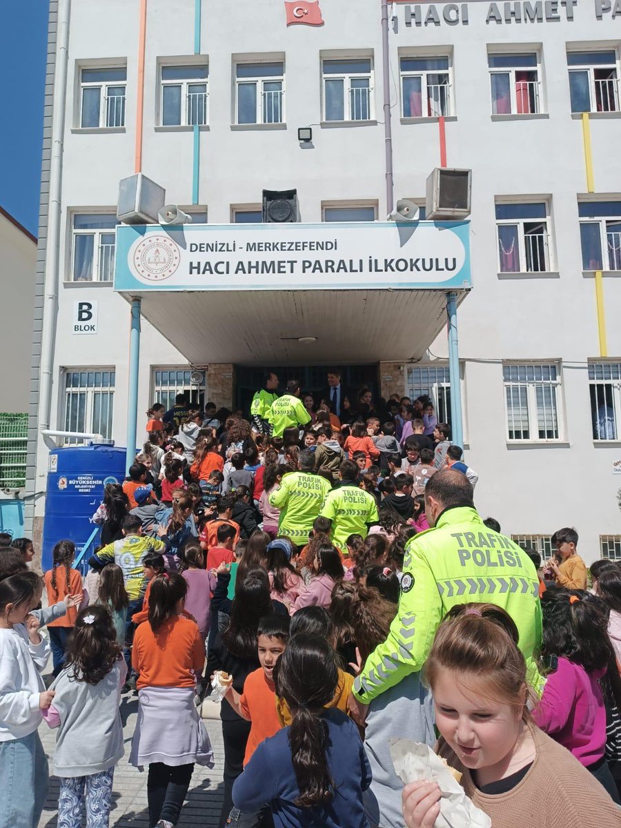 HacParal's tweet photo. Türk Polis Teşkilatının 180.Kuruluş Yıl Dönümü Kutlu Olsun.
@tcmeb 
@denizlimem 
@emre_caliskan 
@YildizTask https://t.co/bNKyIWQUDt