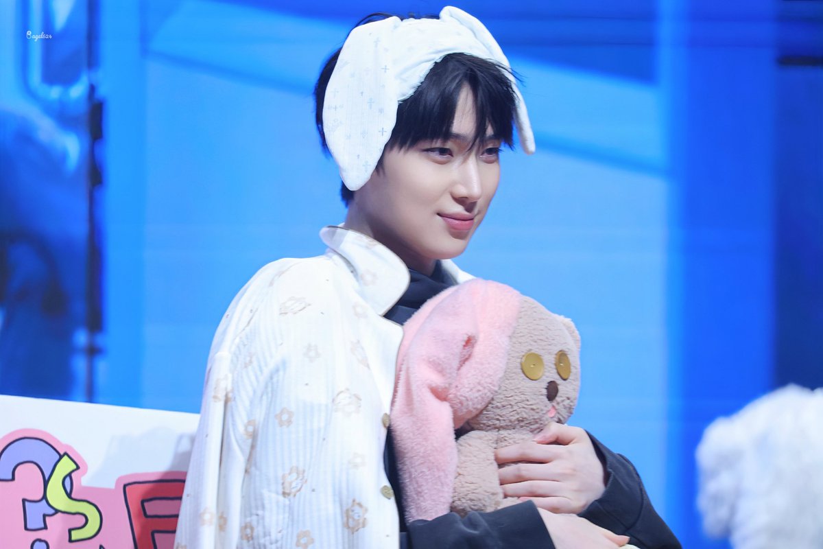 Bagel624's tweet photo. 241130   🍼

#선우 #SUNOO#엔하이픈 #ENHYPEN https://t.co/NdeRFC7gl2