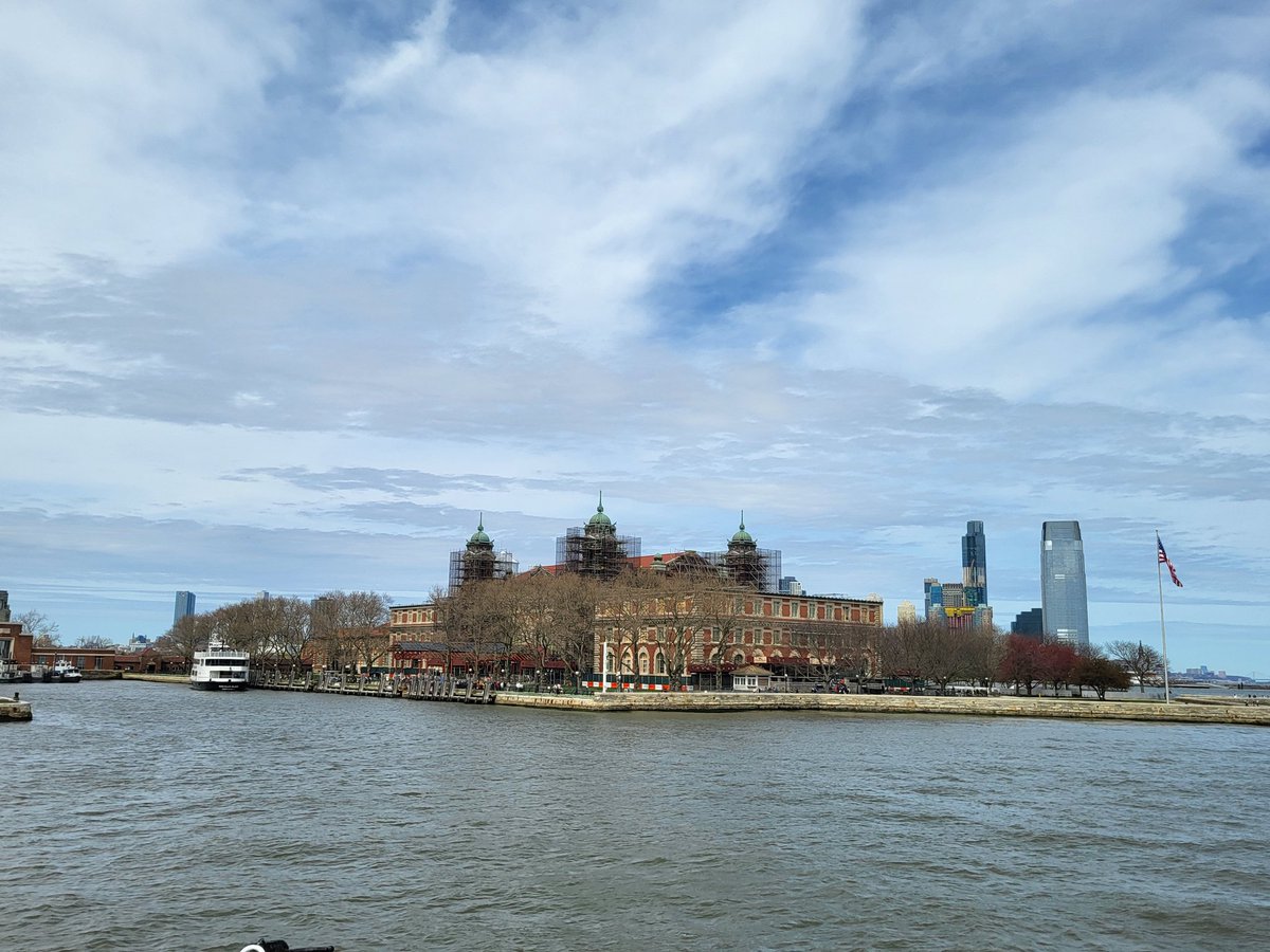 DeclanFahey2's tweet photo. Ellis Island, NYC https://t.co/n7SvO0mUMP