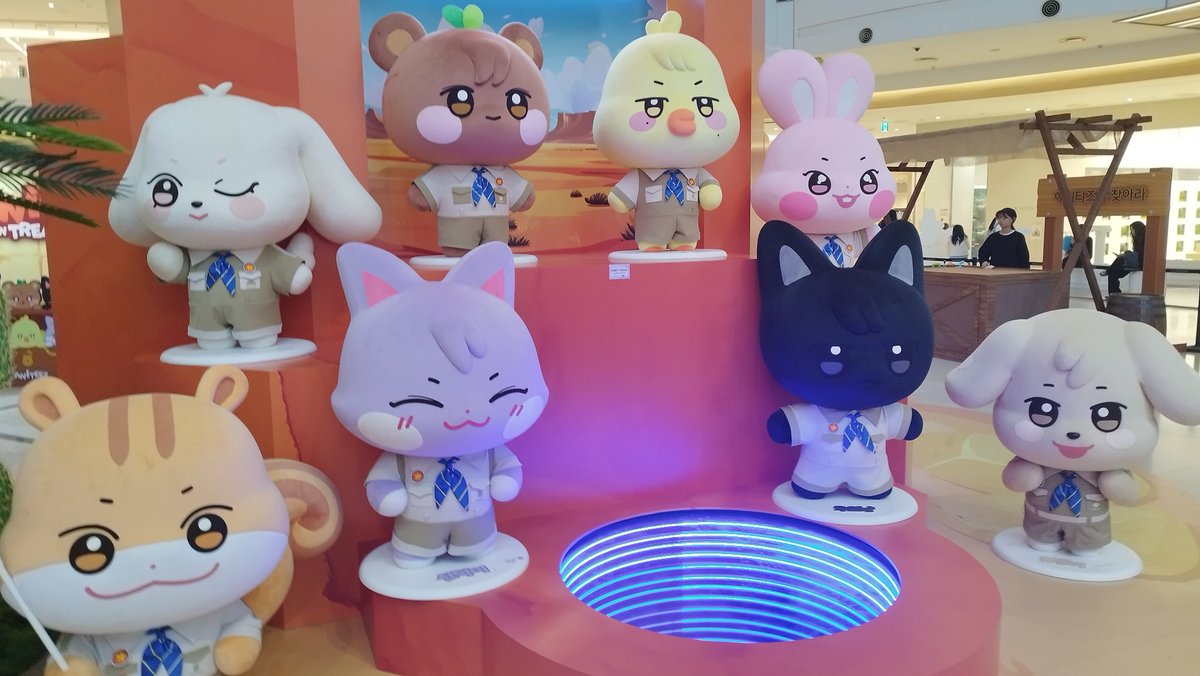 cherry_full_'s tweet photo. The pop up was so cuuuute!!! 
#ATEEZ #ANITEEZ #에이티즈 #애니티즈 #애니티즈인트레저 #에이티니왔다지요 #사운드웨이브 #ANITEEZ_IN_TREASURE #Soundwave https://t.co/qLEMBymSvM