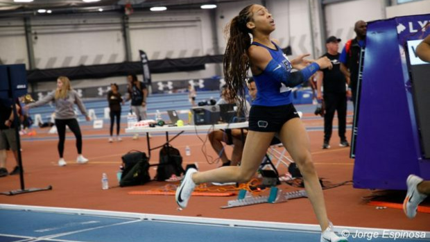 MSHeartland_'s tweet photo. Lincoln-Way East soph Alaina Steele is our latest future star ▶️ https://t.co/leqKVKvKUf #futuretrackstar https://t.co/RyJoOc7hxR