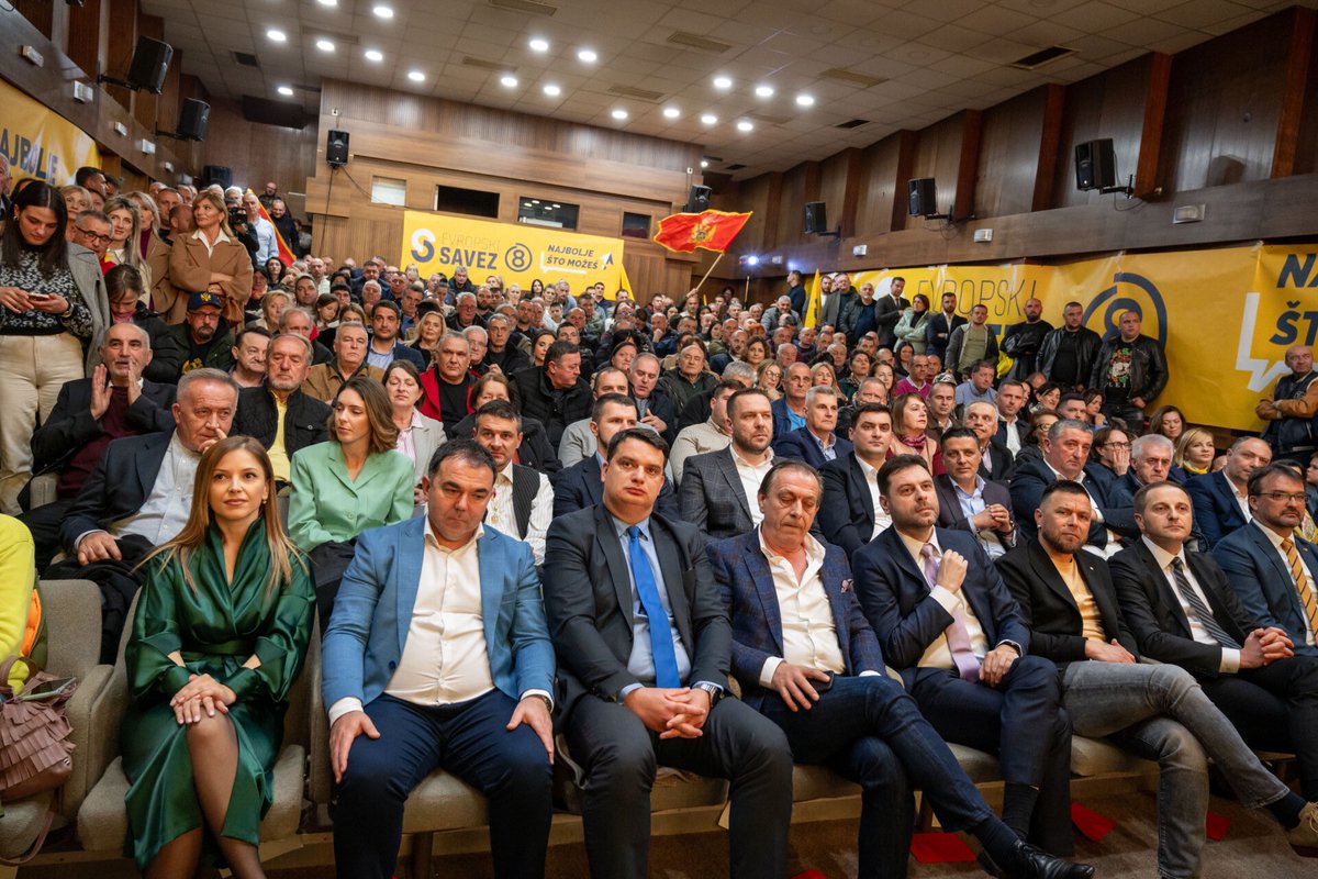 BorisMugosa's tweet photo. Sjajna atmosfera na završnoj konvenciji Evropskog saveza u Nikšiću!

Glas za broj 8️⃣, za @ivanradojicicnk i @evropskisavez je glas za progresivni Nikšić, odnosno za grad slobode, razvoja, antifašizma i dostojanstva.

13.aprila je kraj primitivizmu i podjelama! https://t.co/PBbrbIahlH