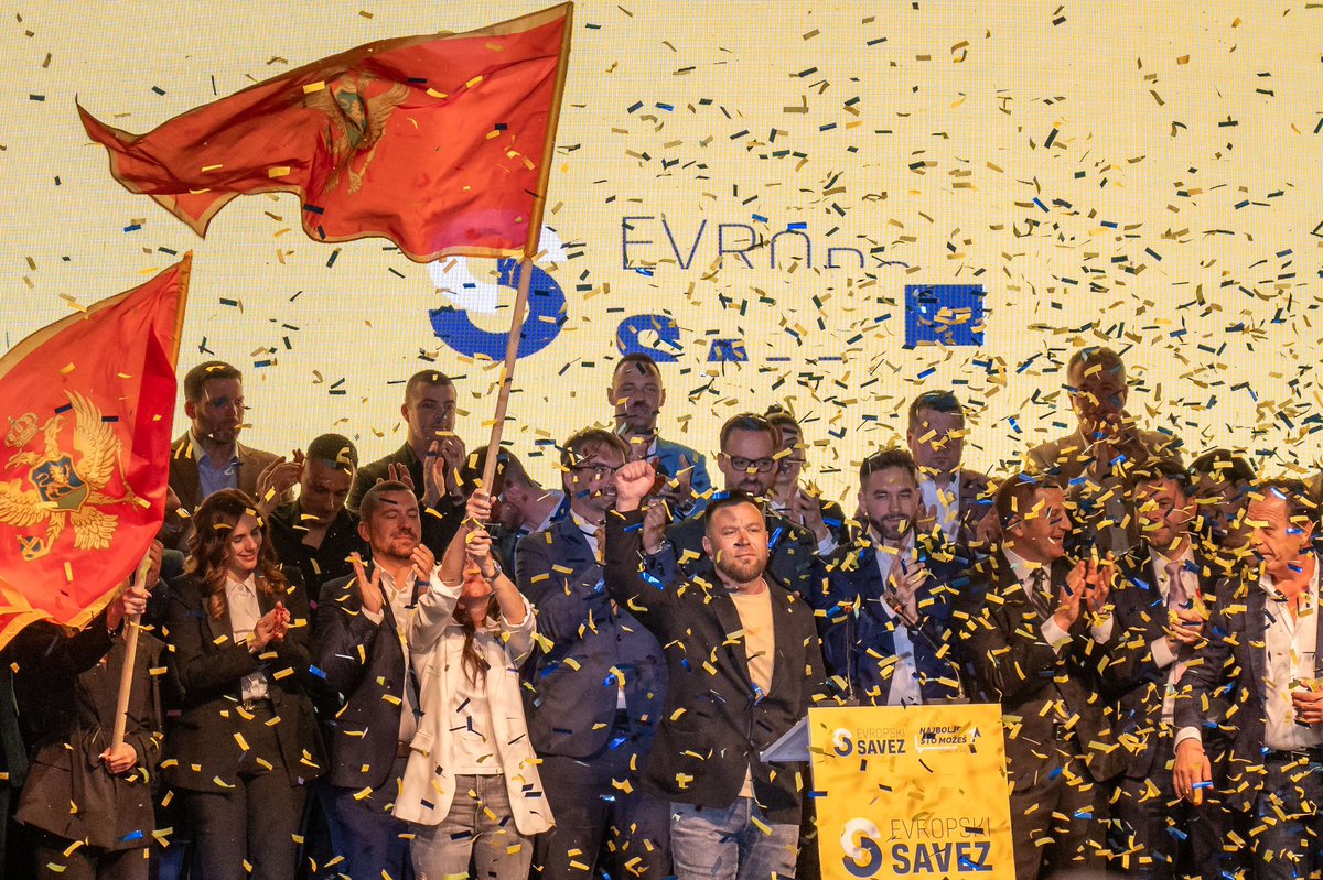 BorisMugosa's tweet photo. Sjajna atmosfera na završnoj konvenciji Evropskog saveza u Nikšiću!

Glas za broj 8️⃣, za @ivanradojicicnk i @evropskisavez je glas za progresivni Nikšić, odnosno za grad slobode, razvoja, antifašizma i dostojanstva.

13.aprila je kraj primitivizmu i podjelama! https://t.co/PBbrbIahlH