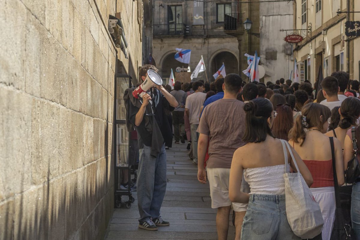 ⚠️Manifestación en Compostela pola vivenda, 9A.