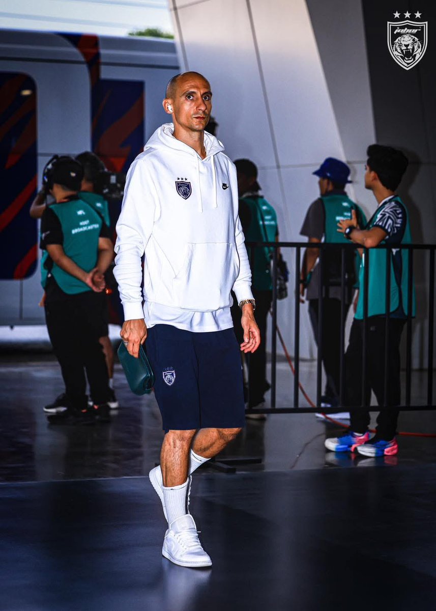 OfficialJohor's tweet image. 🚎 Last home match arrival 🏠 🏟️

More photos at facebook.com/share/1BeiG4PA…

#JDTvKDN
#LigaSuper
#WhatCanYouDo
#TheTMJeffect
#LuaskanKuasamuJohor
#JDTforAll