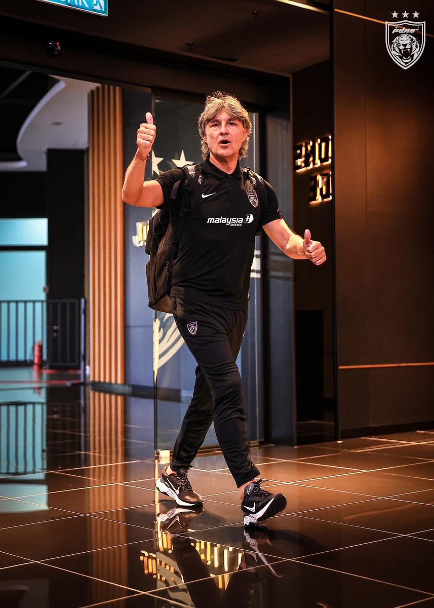 OfficialJohor's tweet image. 🚎 Last home match arrival 🏠 🏟️

More photos at facebook.com/share/1BeiG4PA…

#JDTvKDN
#LigaSuper
#WhatCanYouDo
#TheTMJeffect
#LuaskanKuasamuJohor
#JDTforAll