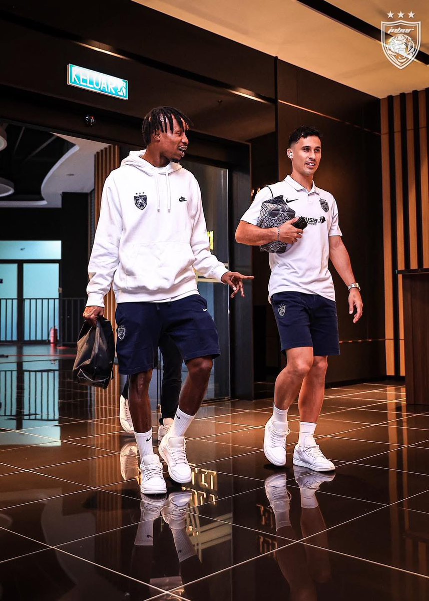 OfficialJohor's tweet image. 🚎 Last home match arrival 🏠 🏟️

More photos at facebook.com/share/1BeiG4PA…

#JDTvKDN
#LigaSuper
#WhatCanYouDo
#TheTMJeffect
#LuaskanKuasamuJohor
#JDTforAll