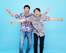 コンビニで車をバックで停める人たちは何なんでしょう？？ほとんどの人と車が右ハンドルで、前向きに駐車したらバックで停めた人と乗り降りするときにジャンガジャンガしたいのかな。