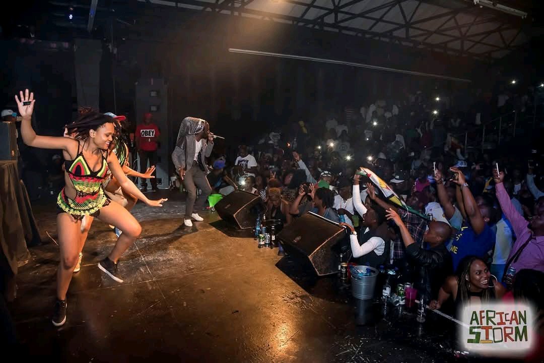  Bhuru  tweet media