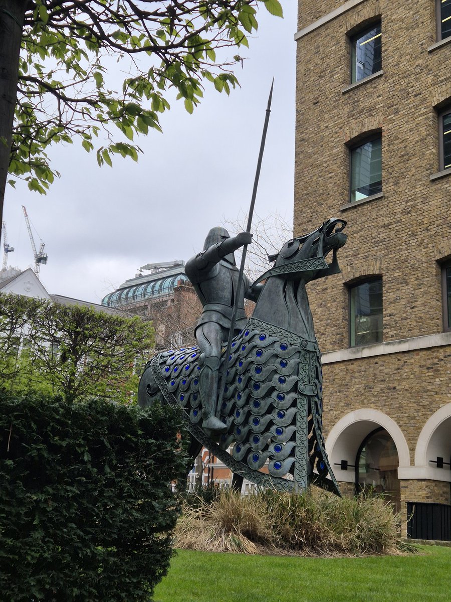 Karen_acts's tweet photo. Things I found yesterday. Pt1
King Edgar c. 944 – 8 July 975, known sometimes as Edgar the Peacemaker or the Peaceable, was King of the English from 959 till his death in 975. He was the younger son of King Edmund I.
#thingsifound #exploringmycity #ilovelondon #englishhistory https://t.co/VrUReSK9NT