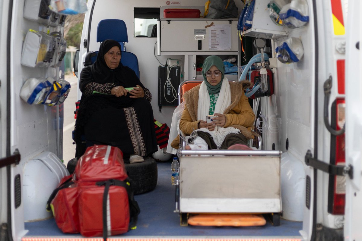 WHOoPt's tweet photo. Yesterday, @WHO in collaboration with @eu_echo supported the medical evacuation of 18 patients to Norway, Malta, Luxembourg, and Romania via Kerem Shalom. 29 companions travelled with the patients. 

With the Rafah crossing closed since 18 March and daily medical evacuations suspended, far too few patients are able to leave #Gaza for the urgent care they desperately need.

10,500 -12,500 patients in Gaza still need medical evacuation.

WHO urgently calls for the immediate resumption of medical evacuations through all possible routes, including the restoration of medical referrals to the West Bank and East Jerusalem.

Lift the aid blockade. Protect health care. Ceasefire.