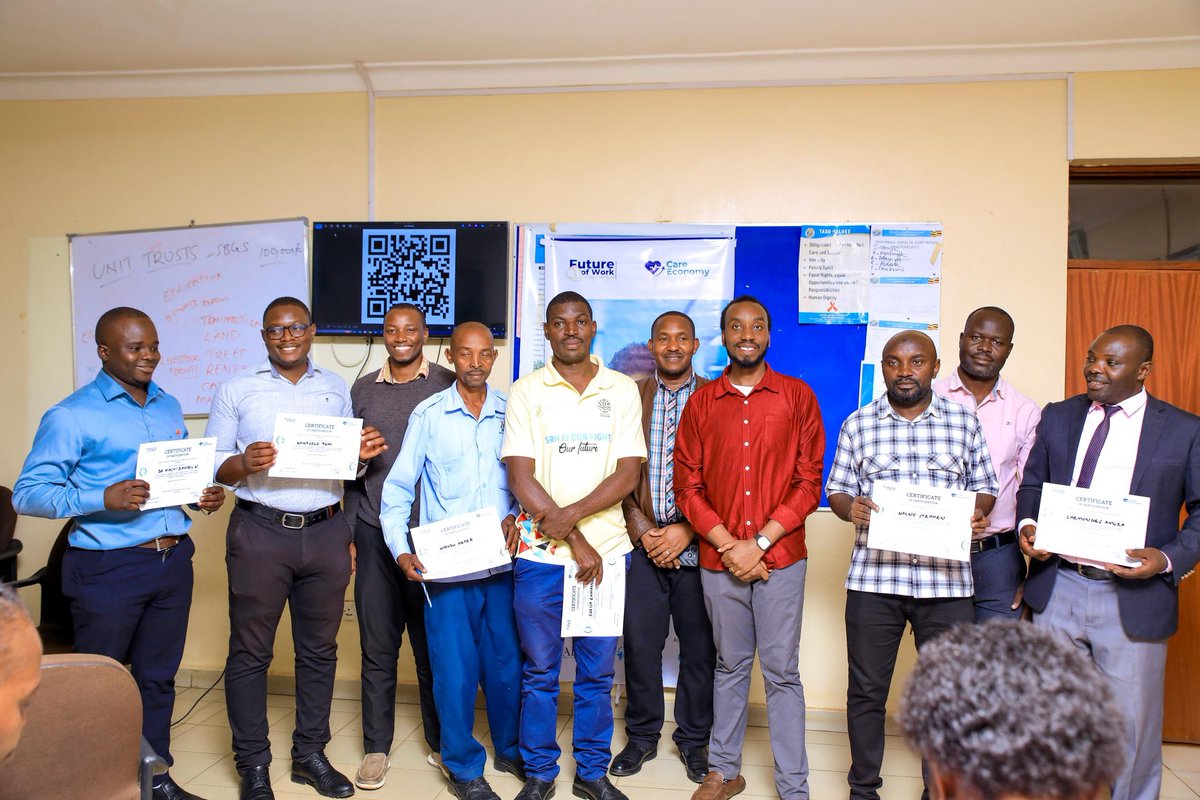 QraftAcademy's tweet photo. 🚀 Day 2 of our #FutureofWork Tour focused on digital health in the #CareEconomy! Participants explored trends, went through the foundations of digital health course, and received certificates for their efforts to enhance their skills. https://t.co/i0ZsuFtT4v