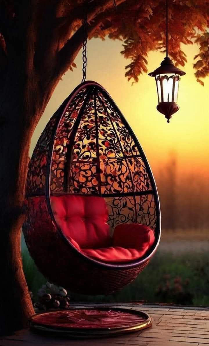 "ڪلُّ شَيءٍ يُصبِحُ جَمِيلًا حِينَ نُقَرِرُ أَن نَرَاهُ جَمِيلًا، نَحنُ أَسيَادُ مَشَاعِرِنَا."  🩷