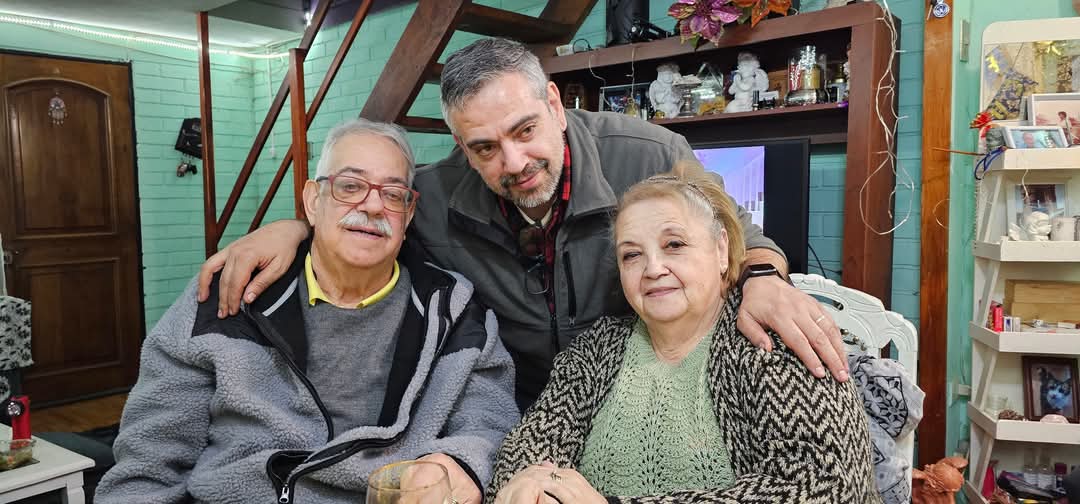 jfbrmaba3's tweet photo. #despiertaconchv buenos días Kary y Robert y a la bella alison, quisiera saludar a mis padres, y desearle buena suerte a mi papá que hoy se opera del ojo, que salga todo bien, https://t.co/z8WRTZ7NZd