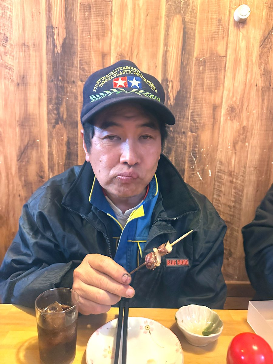 pimpburger's tweet photo. 永遠のライバルカモさんが
勢いよく横転してくれました。

引退を考えているそうですが、
もちろん許しません。

つきましては車両を探しております
パジェロミニかジムニー(5型以降)でクソ安いのがあれば情報お願いします🙇 https://t.co/Debih5NsEE
