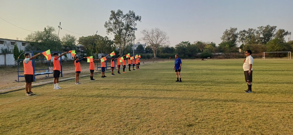 MPFAJABALPUR's tweet photo. Referee Level 8 physical Fintess test started form 5th April 2025 at Itarsi. Total 24 participants from all over M.P. out of which 19 were boys and 5 were girls. The seminar was being conducted by Fifa match comissioner Col. Gautam Kar and National Referee Naqbi Shah. https://t.co/GgRkCKtJWW