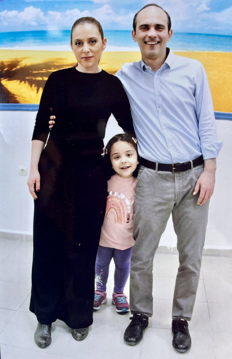 10 Nisan 2025, 50. açık görüş: Tayfun'dan herkese selam. 

Artık Silivri’ye gidiş nedenimiz Tayfun'dan ibaret değil. Yüreği iyilikle atan güzel dostlarımızın çoğu artık Silivri’de.

Dün Mahir’in evine ve ailesine kavuşma haberini aldık. Çok sevdiği İstanbul'a hizmetten ve