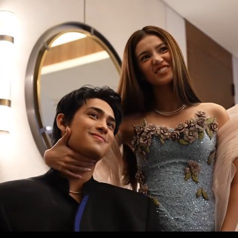 “he’s (donny) one of those special people in my life who really allow me to grow as a person” — belle 

this kind of relationship i swear 😭🤍

BELLE ICONIC PREVIEW

#PreviewLovesBelle
#PreviewXBelle
#BelleMariano