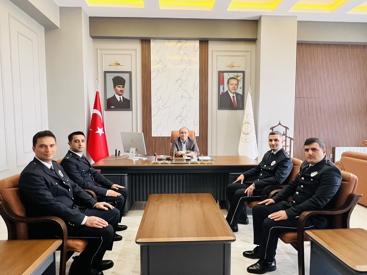 TC_ilic's tweet photo. Kaymakamız Sn. Meriç Dinçer; Türk Polis Teşkilatının 180’inci kuruluş yıl dönümü ve “Polis Haftası” münasebetiyle  Emniyet mensuplar��mızla bir araya gelerek günlerini tebrik etti. 🇹🇷👮‍♀️

#10NisanPolisHaftası https://t.co/YRdO6I6uoW